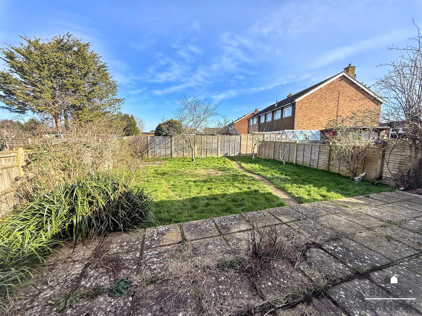 2 Bedroom Bungalow. Bailey Crescent in Eastbourne,  6